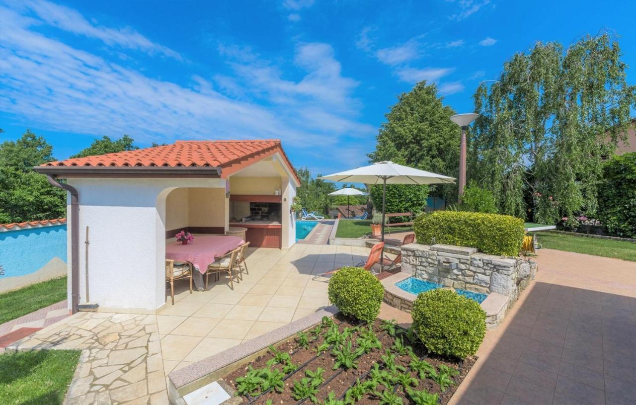 Villa Anita With Common Pool Vrvari ภายนอก รูปภาพ