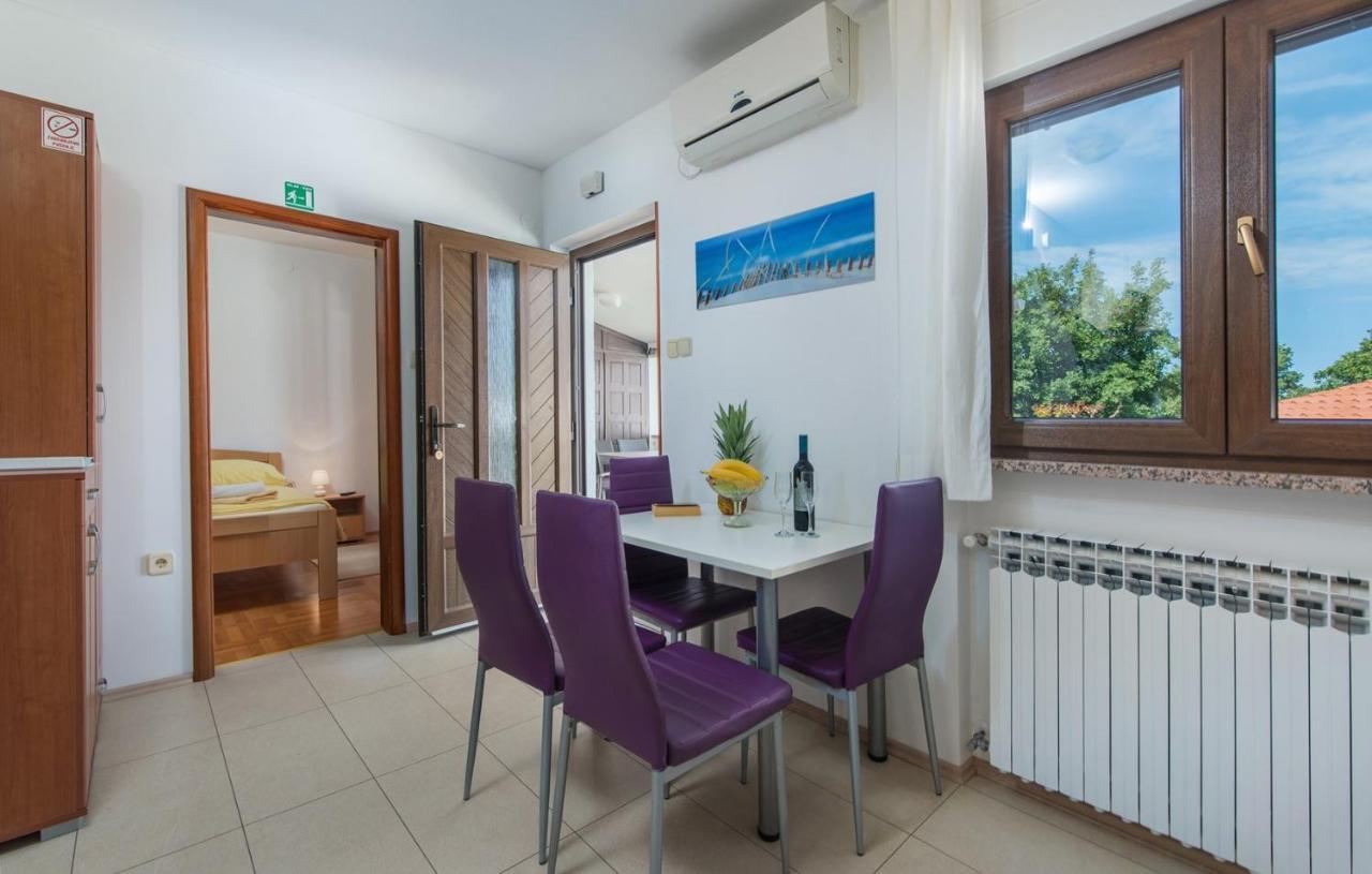 Villa Anita With Common Pool Vrvari ภายนอก รูปภาพ