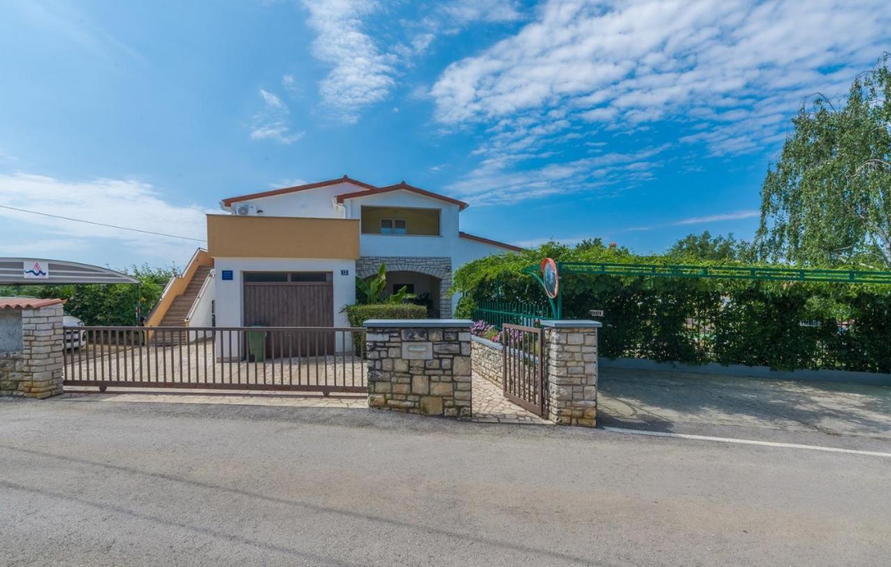 Villa Anita With Common Pool Vrvari ภายนอก รูปภาพ