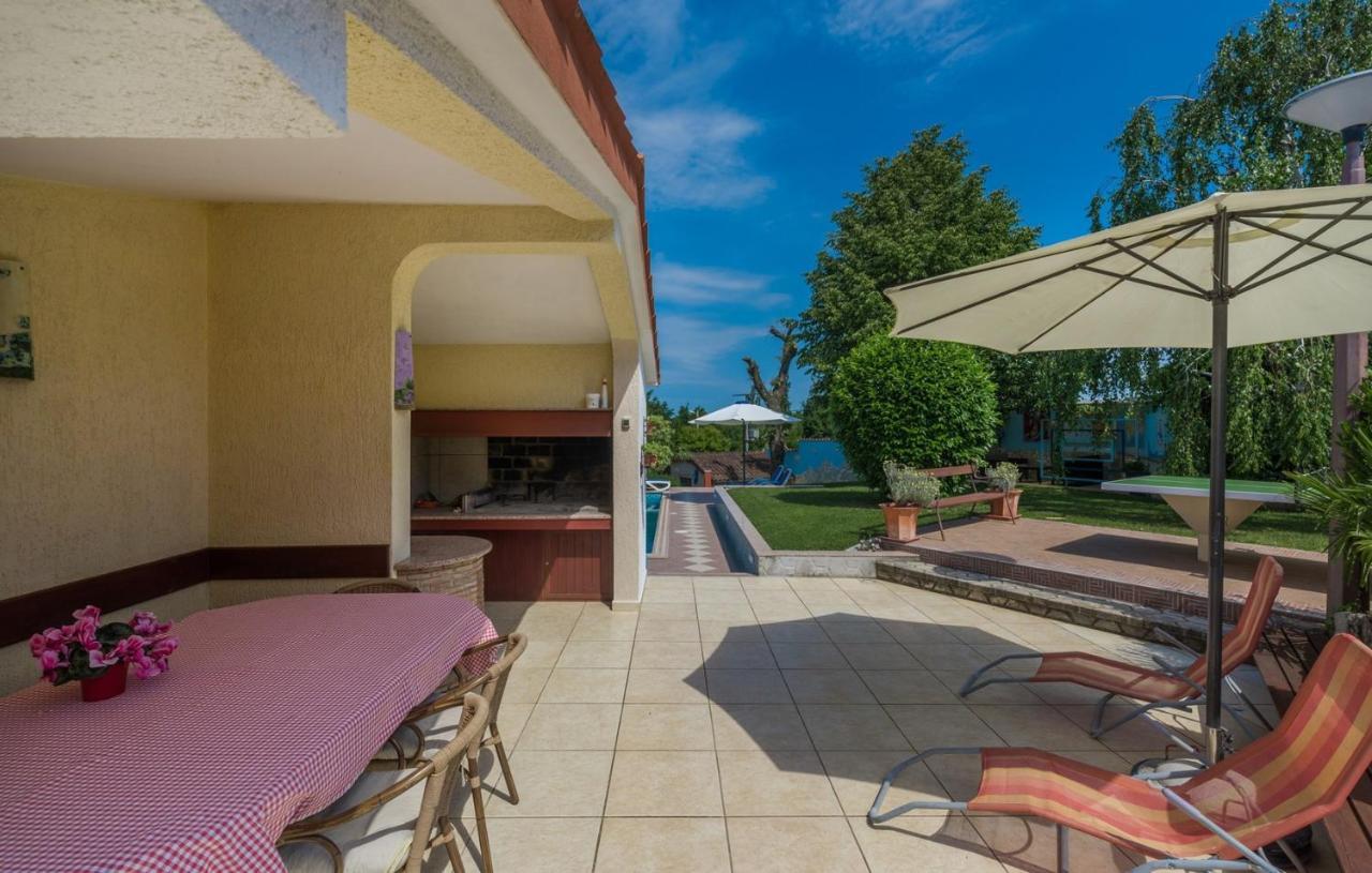 Villa Anita With Common Pool Vrvari ภายนอก รูปภาพ