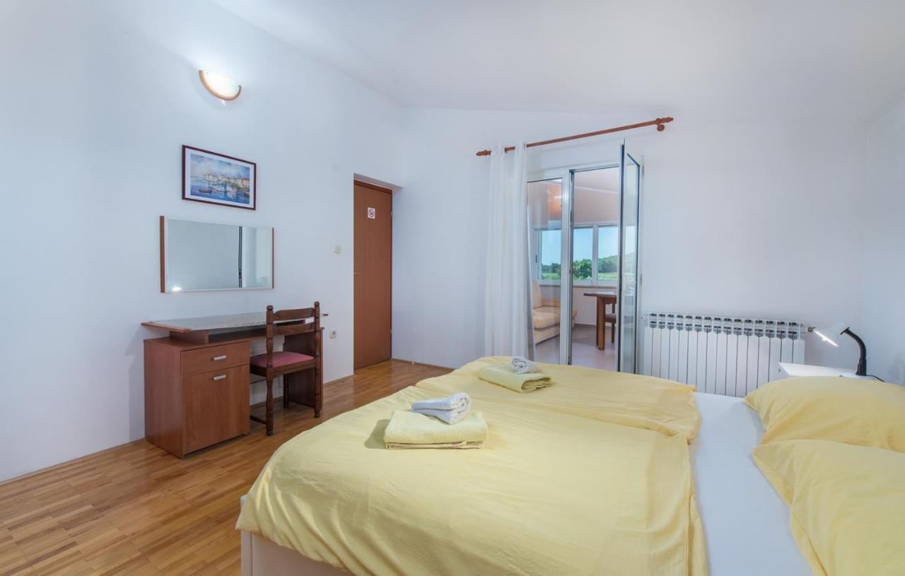 Villa Anita With Common Pool Vrvari ภายนอก รูปภาพ