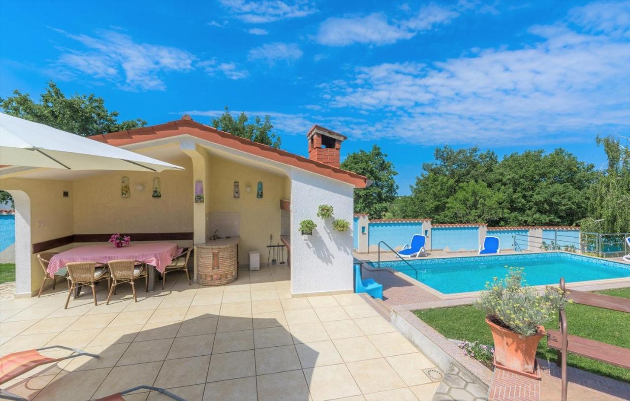 Villa Anita With Common Pool Vrvari ภายนอก รูปภาพ